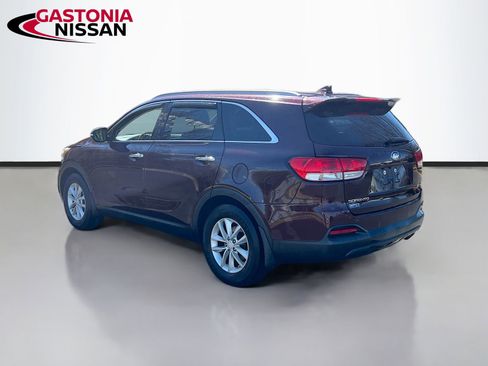 Used 2018 Kia Sorento LX image 6