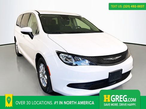 Used 2023 Chrysler Voyager LX image 1