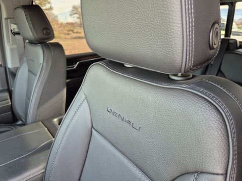 Used 2026 GMC Sierra 2500 Denali w/ Denali Reserve Package image 27