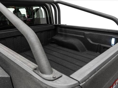 Used 2025 Jeep Gladiator Sport image 13