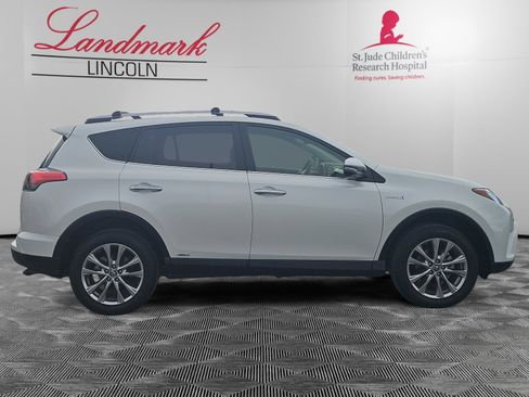 Used 2018 Toyota RAV4 Limited image 6