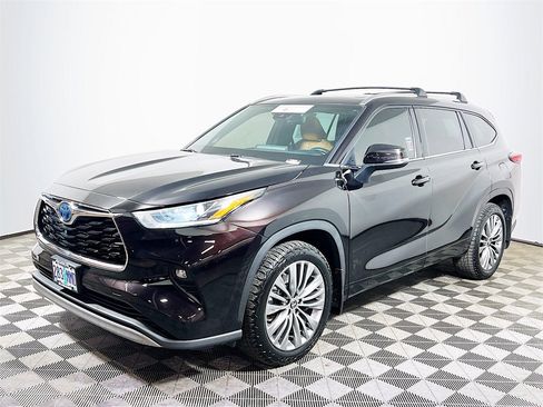 Certified 2020 Toyota Highlander Platinum image 4
