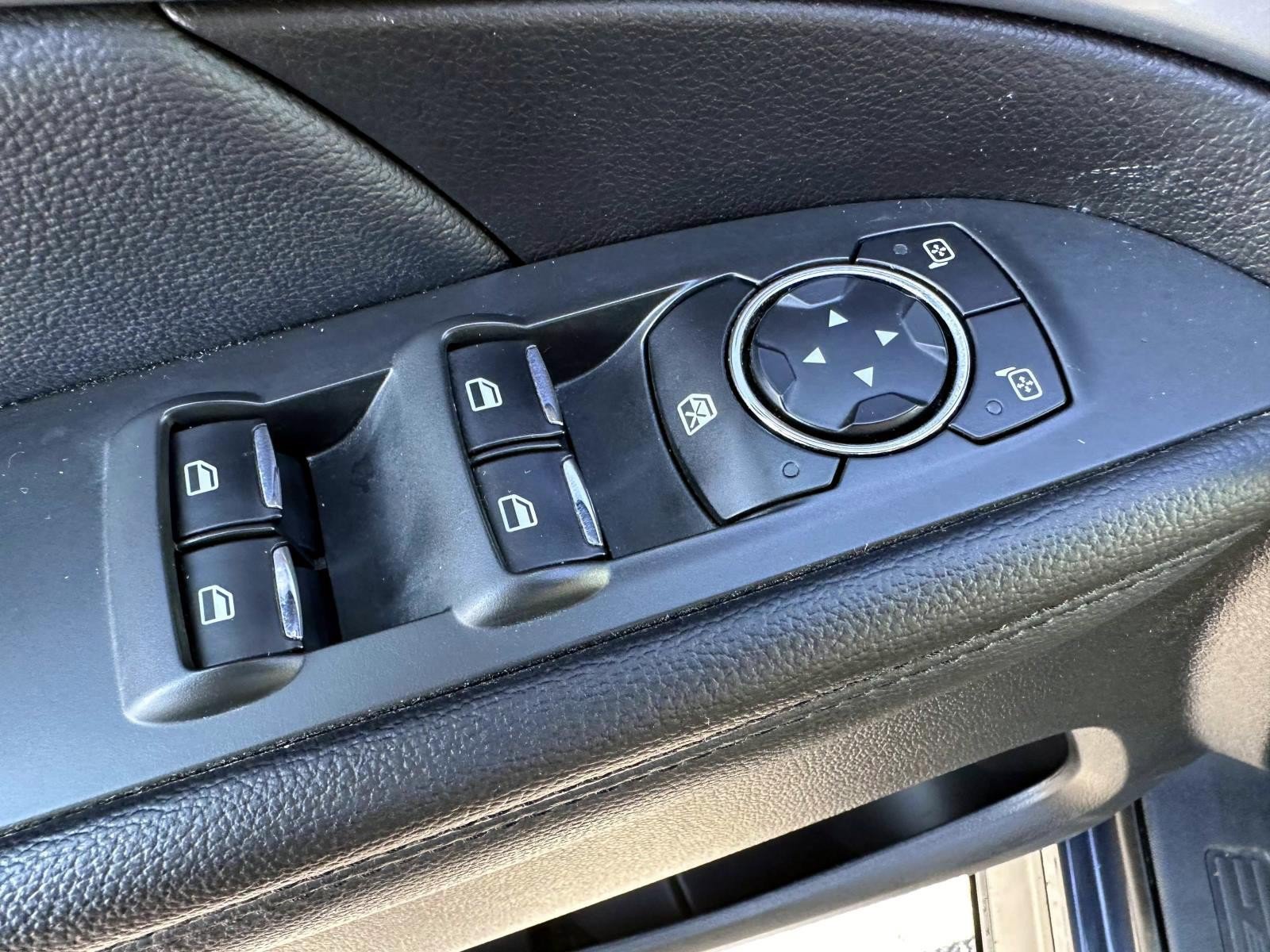 Used 2017 Ford Explorer XLT AWD/4WD image 9