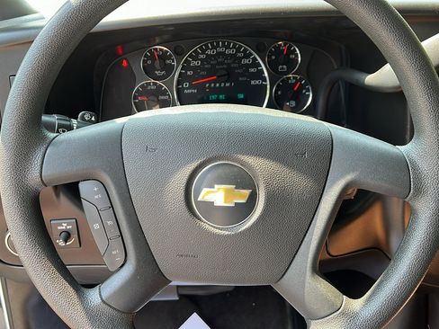 Used 2020 Chevrolet Express 3500 LT w/ LT Preferred Equipment Group image 13