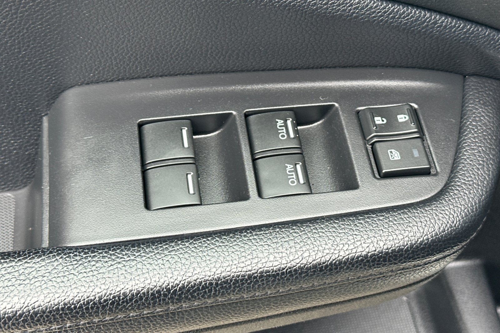 Used 2018 Honda Pilot Elite image 15