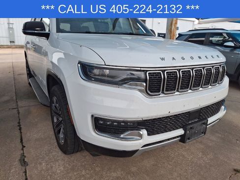 Used 2024 Jeep Wagoneer L Series II w/ Flexible Seating Group image 17