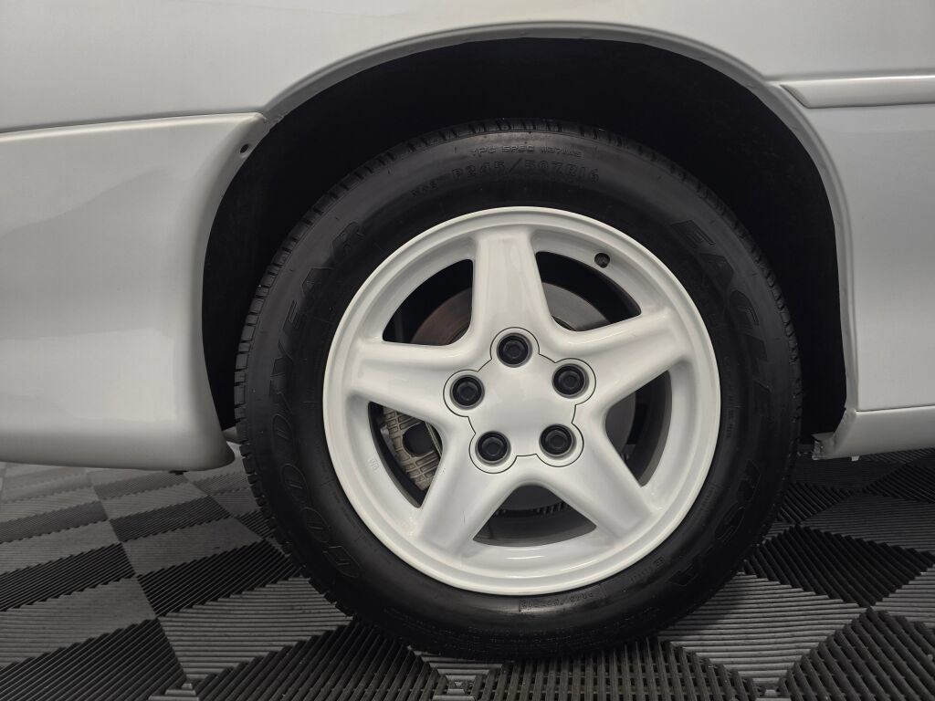 Used 1997 Chevrolet Camaro SS w/ Preferred Equipment Group 2 RWD image 20
