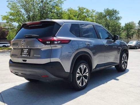 Used 2023 Nissan Rogue SV AWD/4WD image 5
