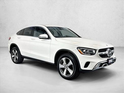 Used 2023 Mercedes-Benz GLC 300 4MATIC Coupe image 3