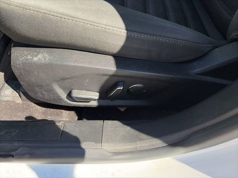 Used 2019 Ford Fusion SE image 12