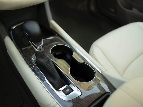Used 2023 Chevrolet Malibu LT FWD image 10