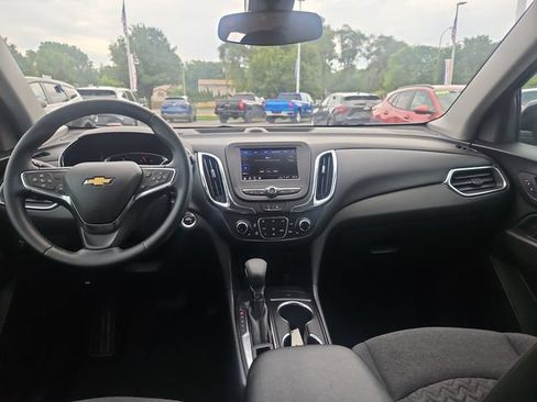 Used 2024 Chevrolet Equinox LT FWD image 12