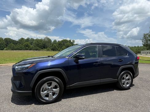 Used 2024 Toyota RAV4 XLE AWD/4WD image 1
