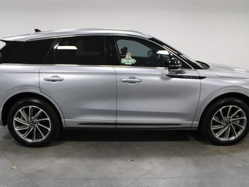 Used 2022 Lincoln Corsair Grand Touring image 10