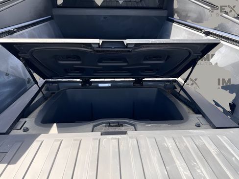 Used 2024 Tesla Cybertruck AWD Crew Cab image 32