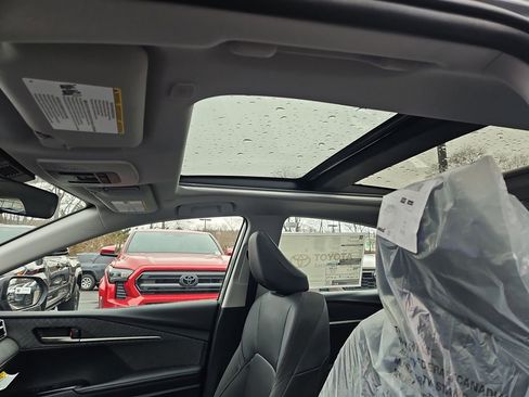 New 2026 Toyota Camry Hybrid AWD/4WD image 8