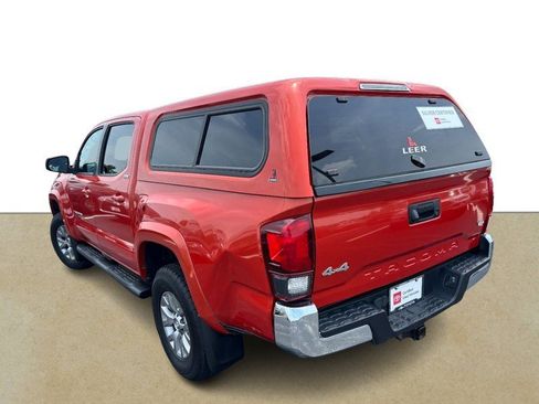 Used 2018 Toyota Tacoma SR5 AWD/4WD image 6