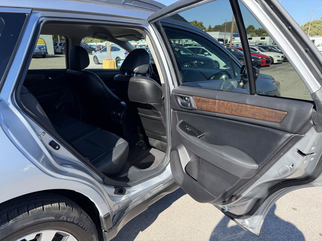 Used 2016 Subaru Outback 2.5i Limited w/ Protection Package #1 AWD/4WD image 10