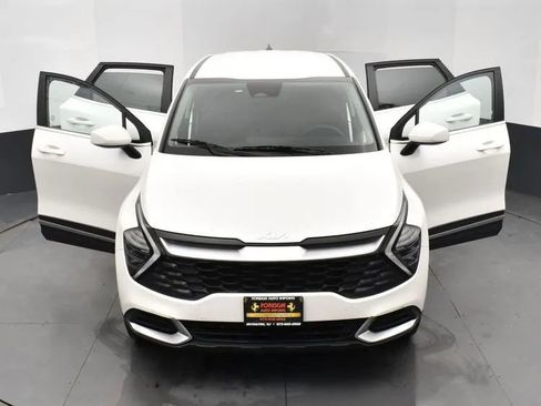 Used 2024 Kia Sportage LX image 10