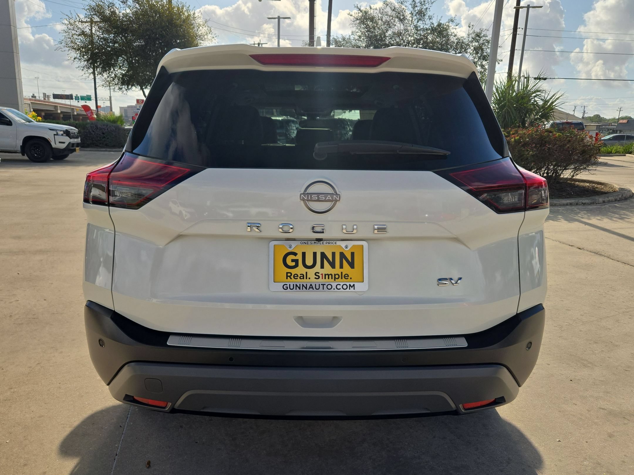 Used 2023 Nissan Rogue SV w/ SV Premium B Package FWD image 4