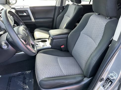 Used 2019 Toyota 4Runner SR5 AWD/4WD image 21