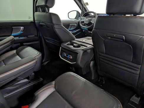 Used 2025 Ford Expedition Tremor AWD/4WD image 19