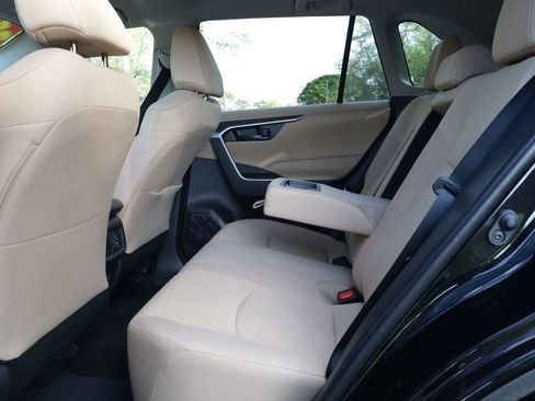 Used 2025 Toyota RAV4 LE image 4