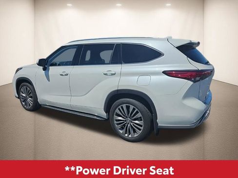 Used 2020 Toyota Highlander Platinum image 11