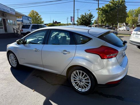 Used 2018 Ford Focus Electric Hatchback FWD image 12