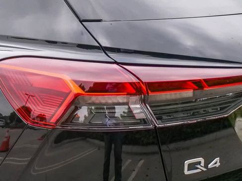 Used 2023 Audi Q4 e-tron Premium Plus w/ Premium Plus image 14