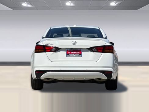 Used 2025 Nissan Altima 2.5 SV image 8