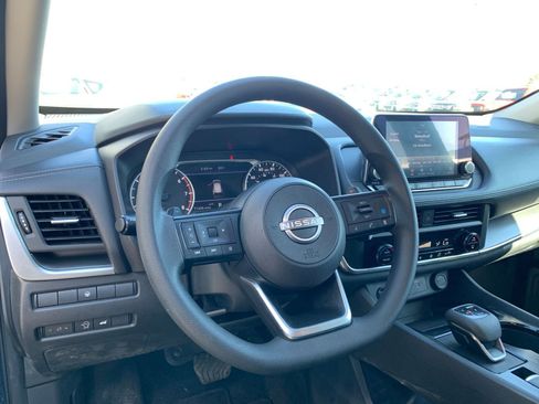 Used 2024 Nissan Rogue SV image 36