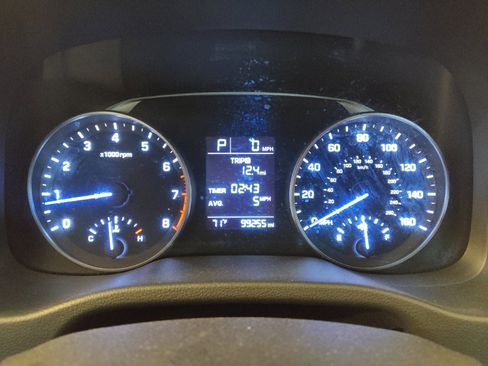 Used 2017 Hyundai Elantra SE image 23