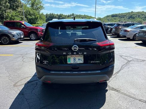 Certified 2021 Nissan Rogue SV w/ Premium Package AWD/4WD image 6