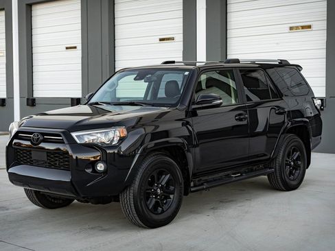 Used 2021 Toyota 4Runner SR5 Premium image 4