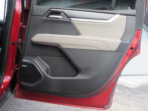 Used 2024 GMC Acadia Elevation image 39