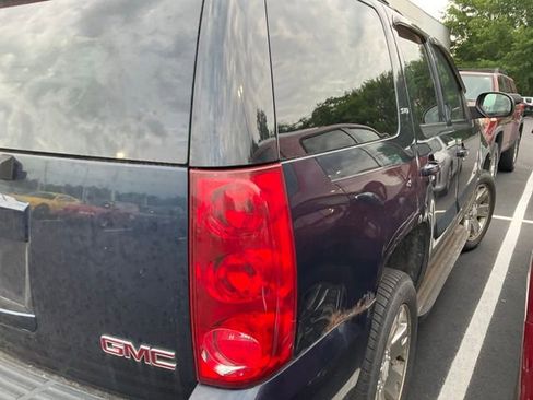 Used 2007 GMC Yukon SLT w/ SLT Preferred Equipment Group AWD/4WD image 4