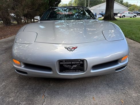 Used 2004 Chevrolet Corvette Coupe w/ Preferred Equipment Group image 17