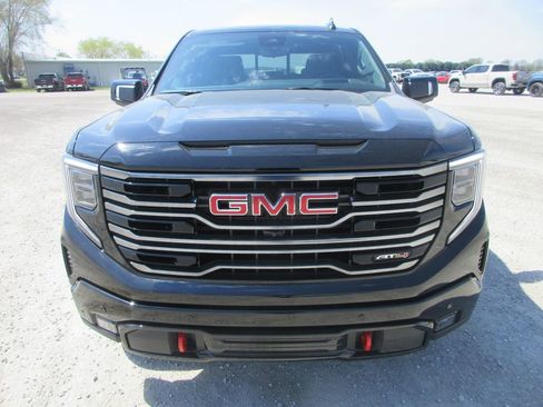 New 2026 GMC Sierra 1500 AT4 w/ AT4 Premium Package AWD/4WD image 12
