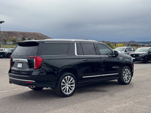 Used 2024 GMC Yukon XL Denali AWD/4WD image 5