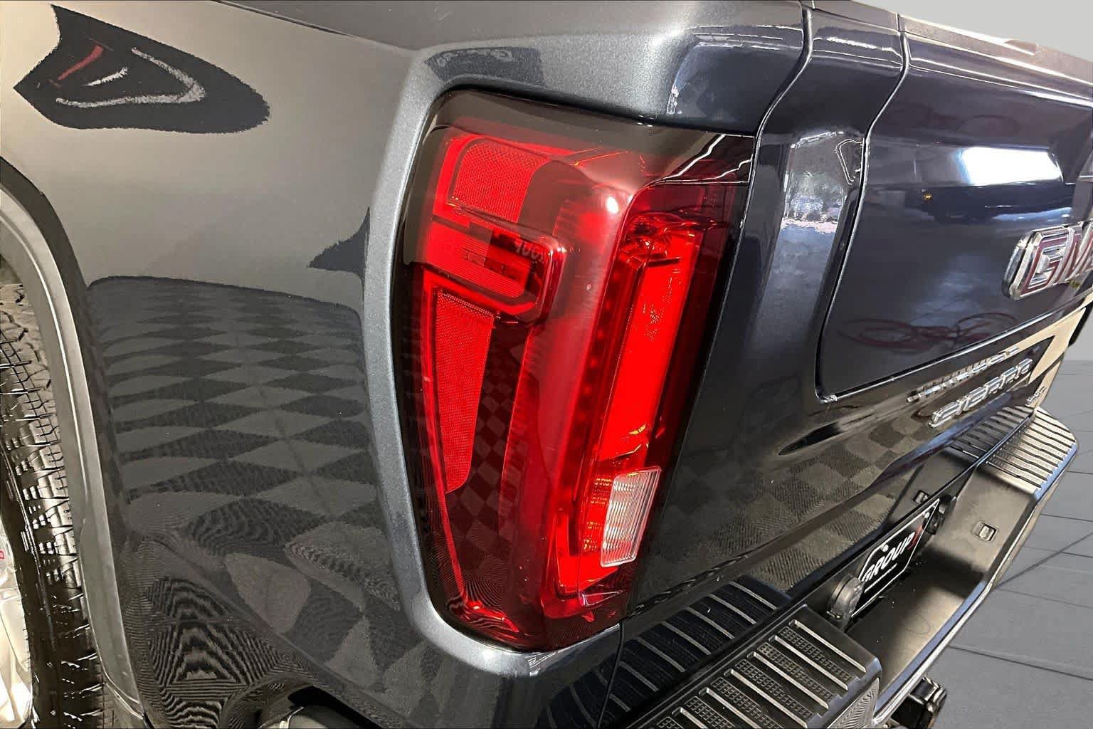 Used 2022 GMC Sierra 1500 SLT AWD/4WD image 27