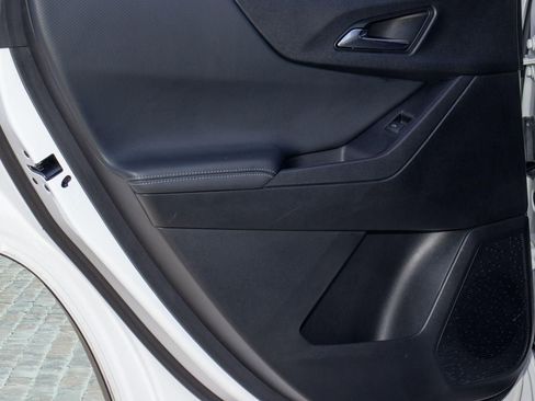 Used 2025 Chevrolet Equinox LT image 11