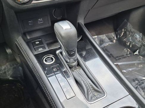Used 2024 Nissan Kicks SV FWD image 10