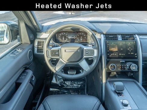 Certified 2024 Land Rover Discovery Dynamic SE image 13