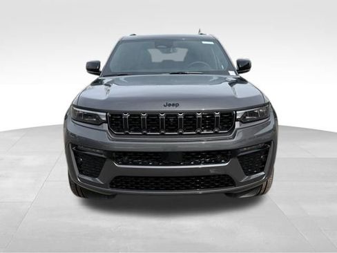 New 2026 Jeep Grand Cherokee Limited AWD/4WD image 2