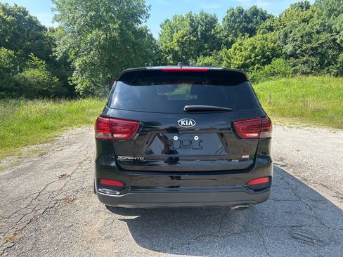 Used 2020 Kia Sorento LX FWD image 4