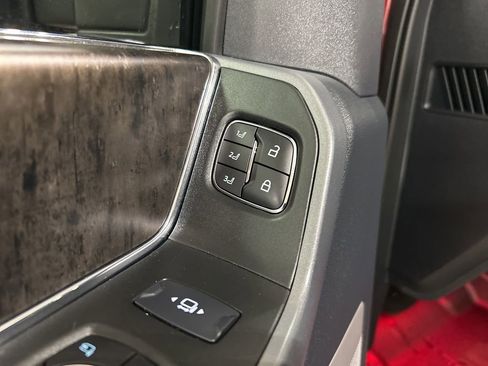 Used 2024 Ford F250 Lariat w/ Lariat Ultimate Package AWD/4WD image 15