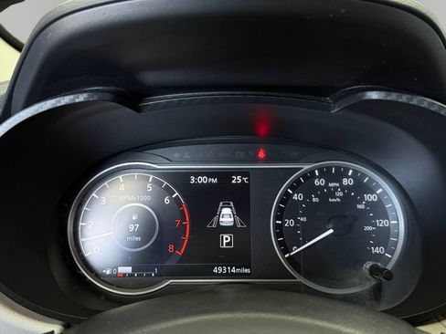 Used 2022 Nissan Versa SV FWD image 20