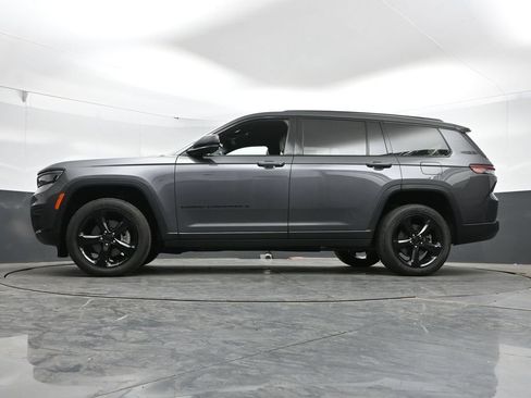 Used 2023 Jeep Grand Cherokee L Laredo AWD/4WD image 47