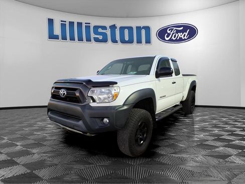 Used 2014 Toyota Tacoma 4x4 Access Cab image 3
